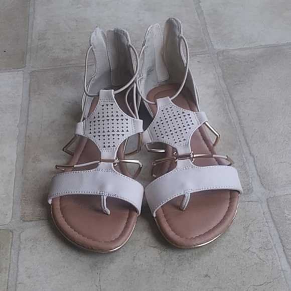 Sandals - Picture 1 of 3